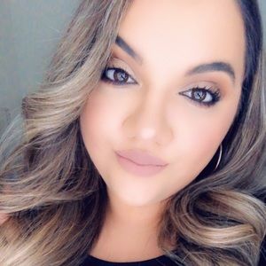 Meet your Posher, Dianiss